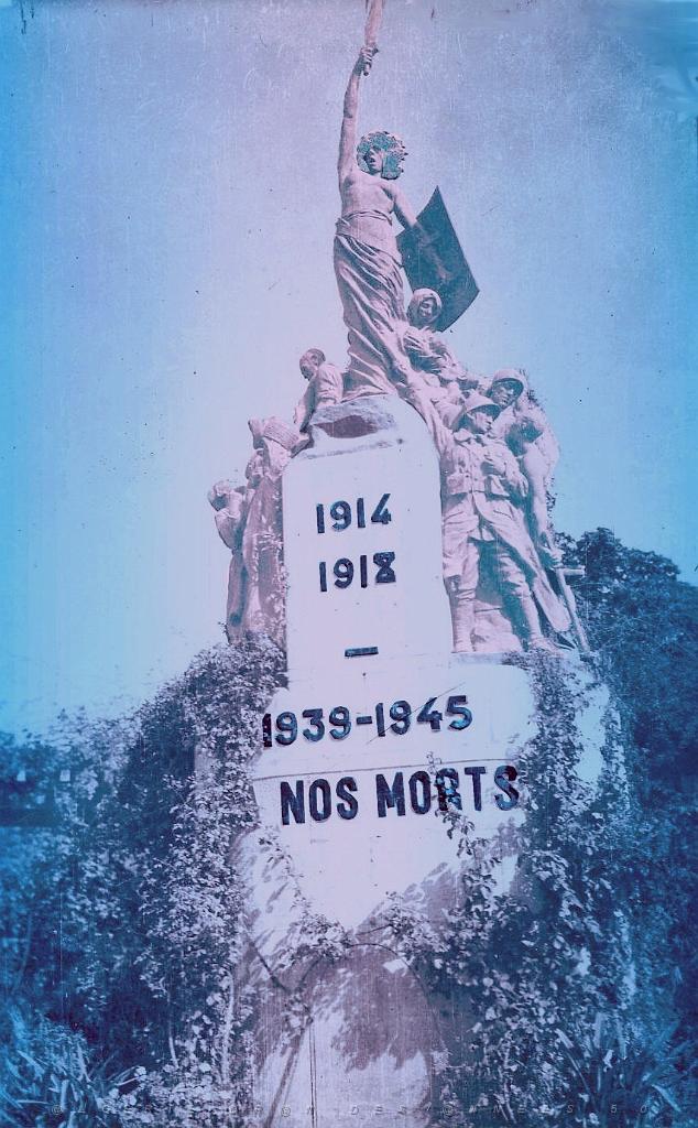 Saida 526- Monument aux morts.jpg